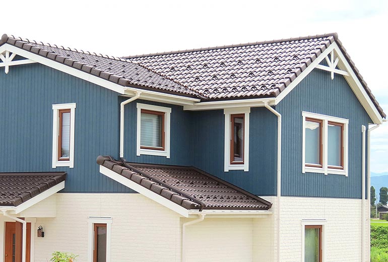 耐候性が高く紫外線に強い！　屋根塗装フッ素塗料プラン